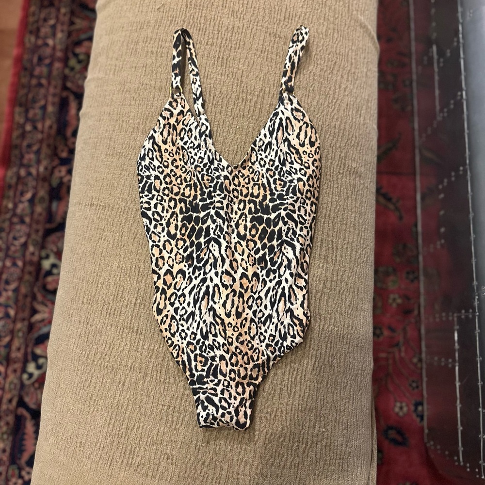 NEW Melissa Odabash leopard one piece swimsuit